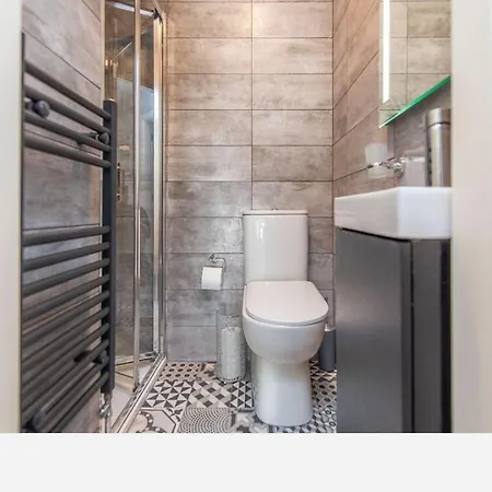 House, 3 Bedrooms غالواي